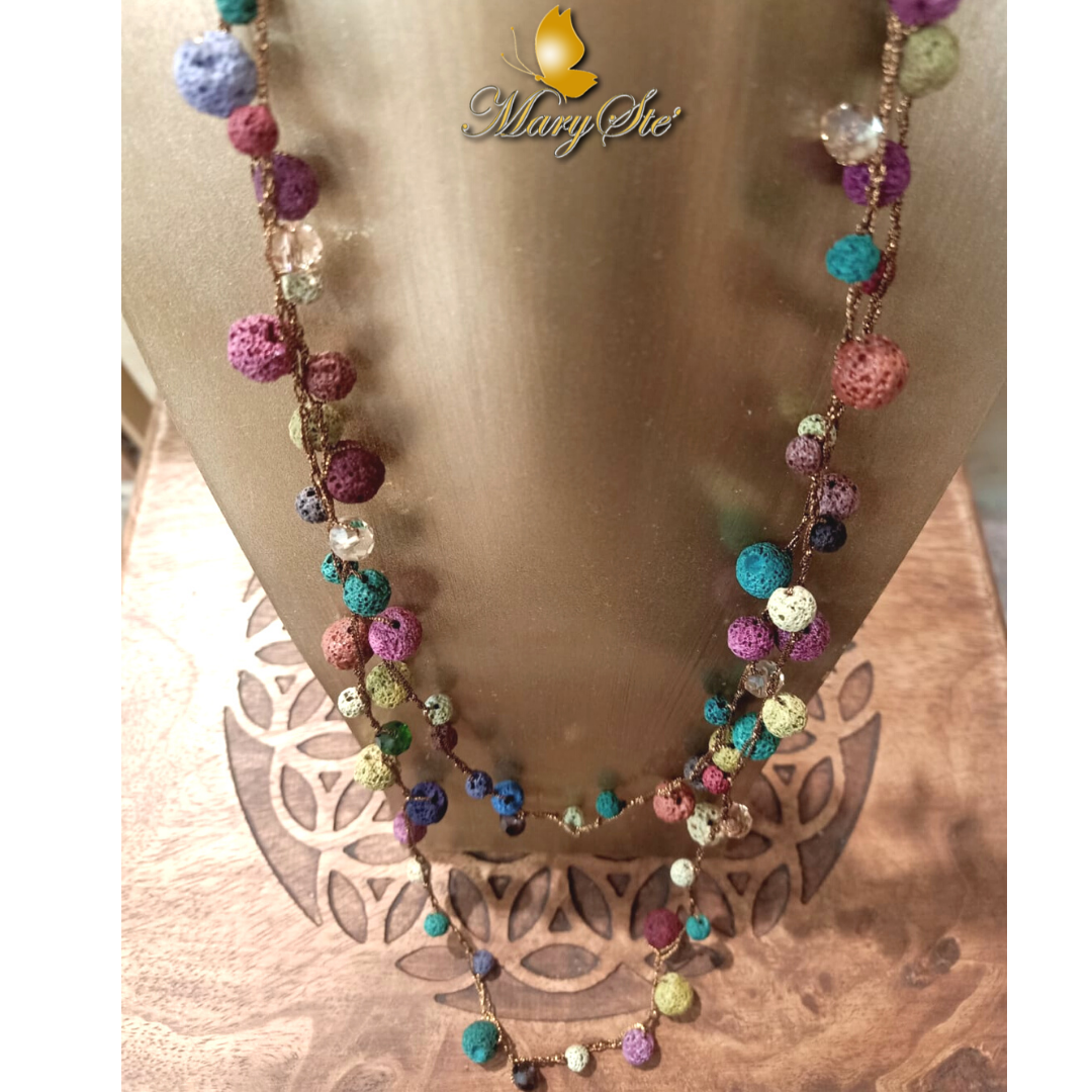 COLLANA LUNGA CON FILO DI SETA E PIETRA LAVICA