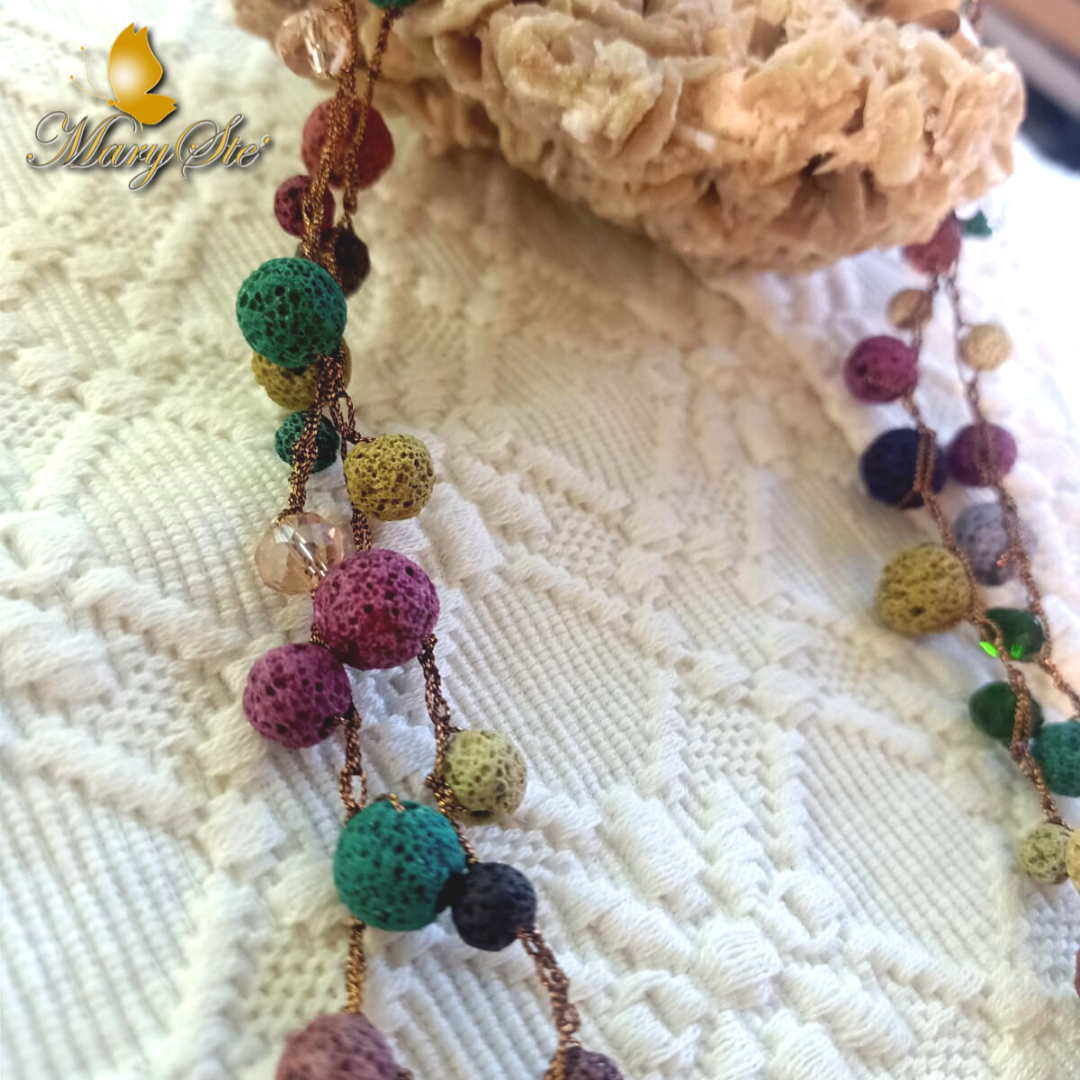 COLLANA LUNGA CON FILO DI SETA E PIETRA LAVICA