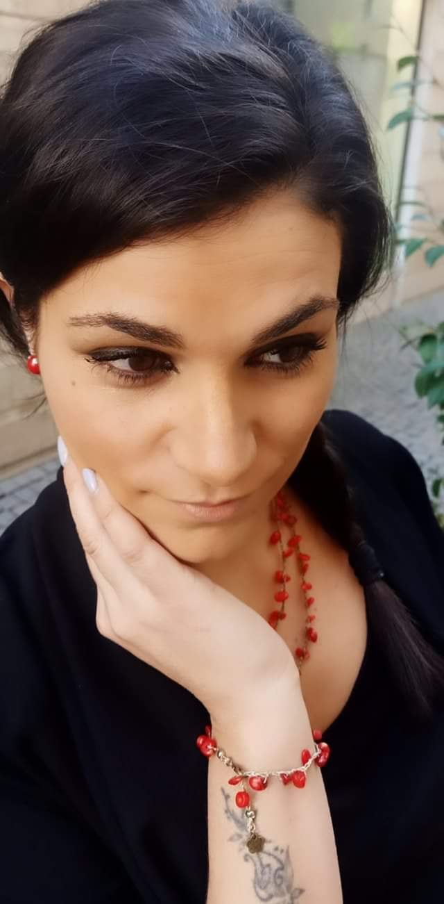 COLLANA CON FILO DI SETA E PASTA DI CORALLO - MARYSTE'