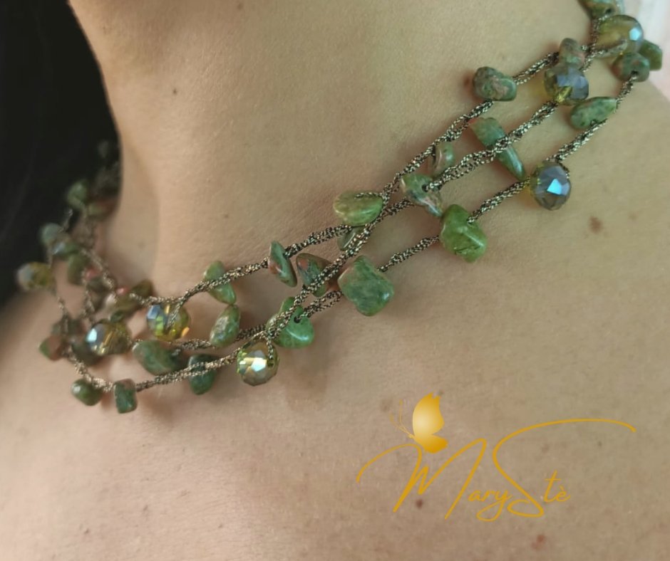 COLLANA FILO DI SETA E SCHEGGE DI UNAKITE - MARYSTE'