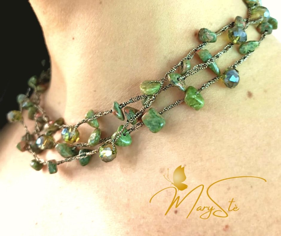 COLLANA FILO DI SETA E SCHEGGE DI UNAKITE - MARYSTE'